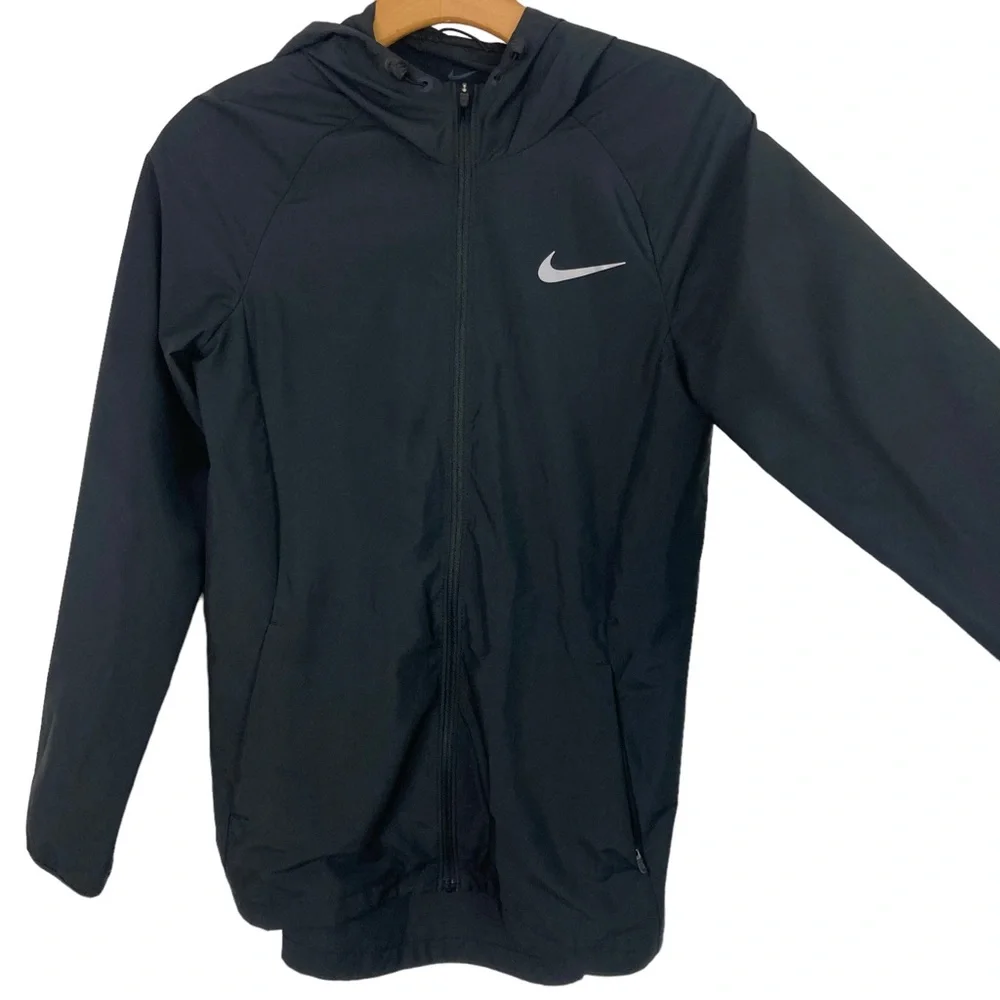 Nike Repel Lightweight Running Jacket in Black XS